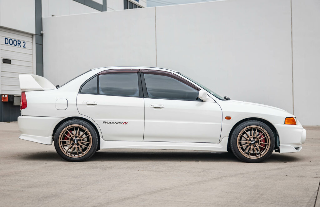 1996 Mitsubishi Evolution IV GSR White-5