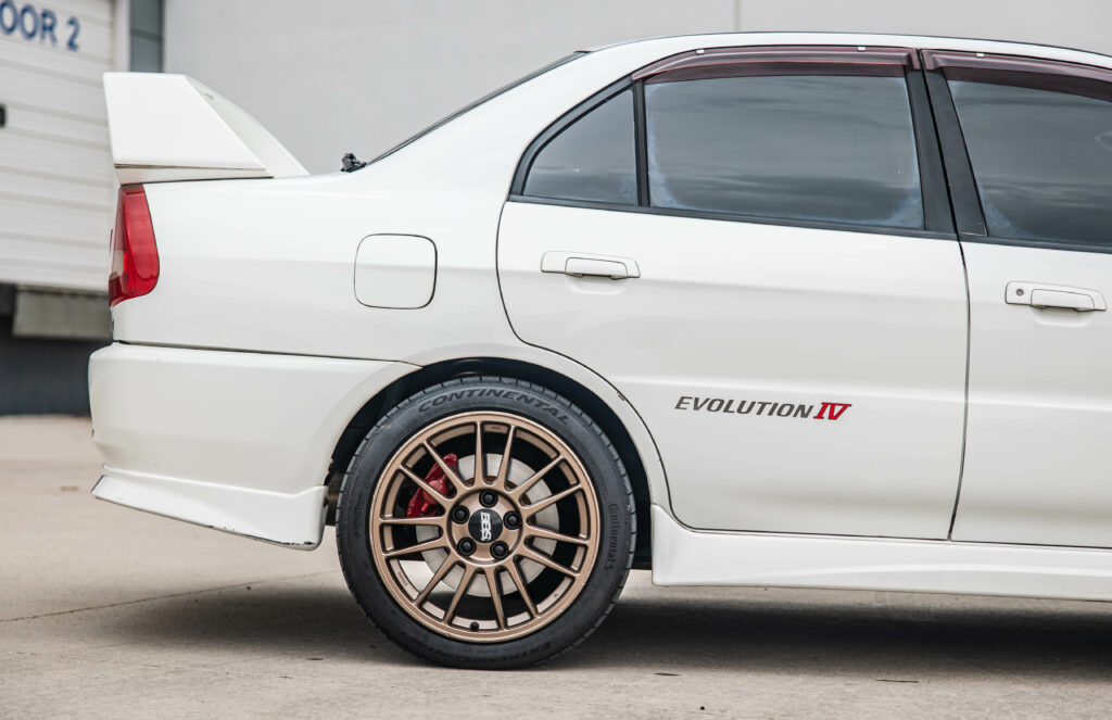 1996 Mitsubishi Evolution IV GSR White-7