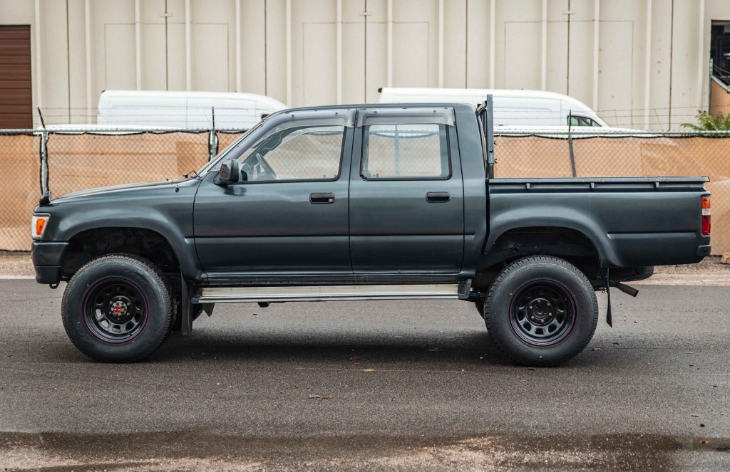 1992 Toyota Hilux Pickup-11