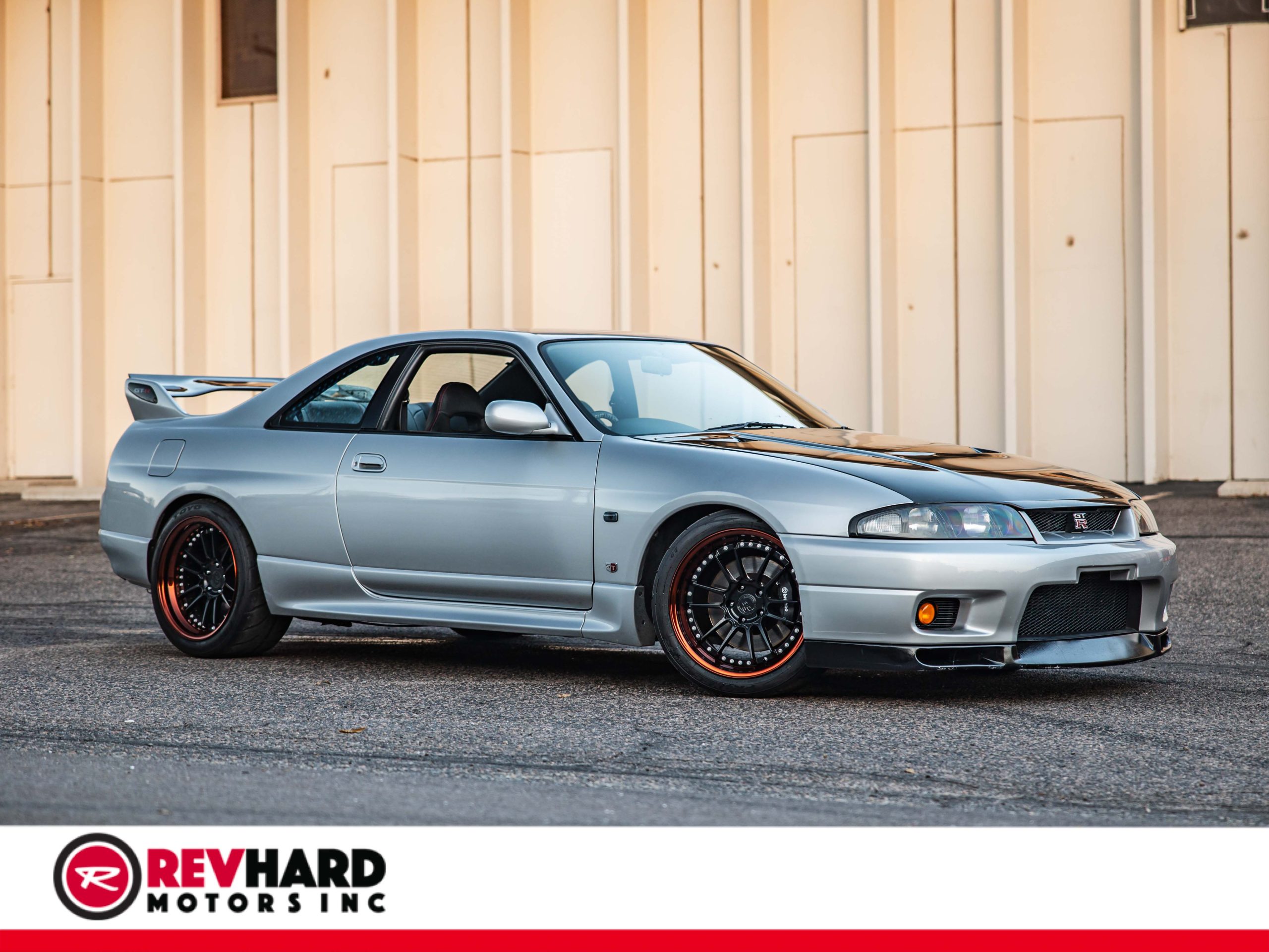 1990 Nissan Skyline R32 GT-R - Revhard Motors Inc.